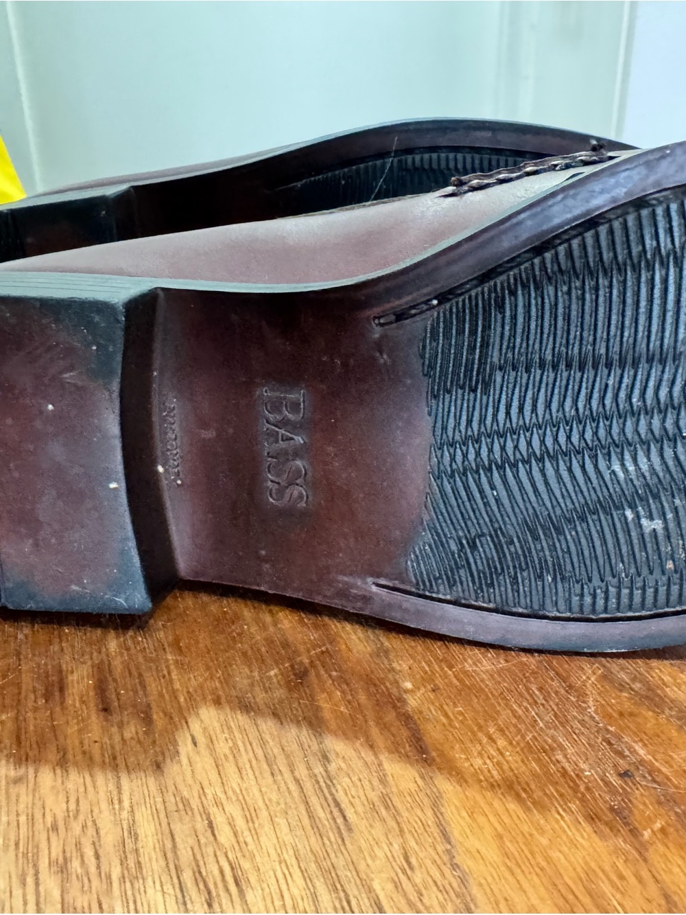 Classic Weejuns burgundy leather loafers, Sz 7 - Picture 3 of 4